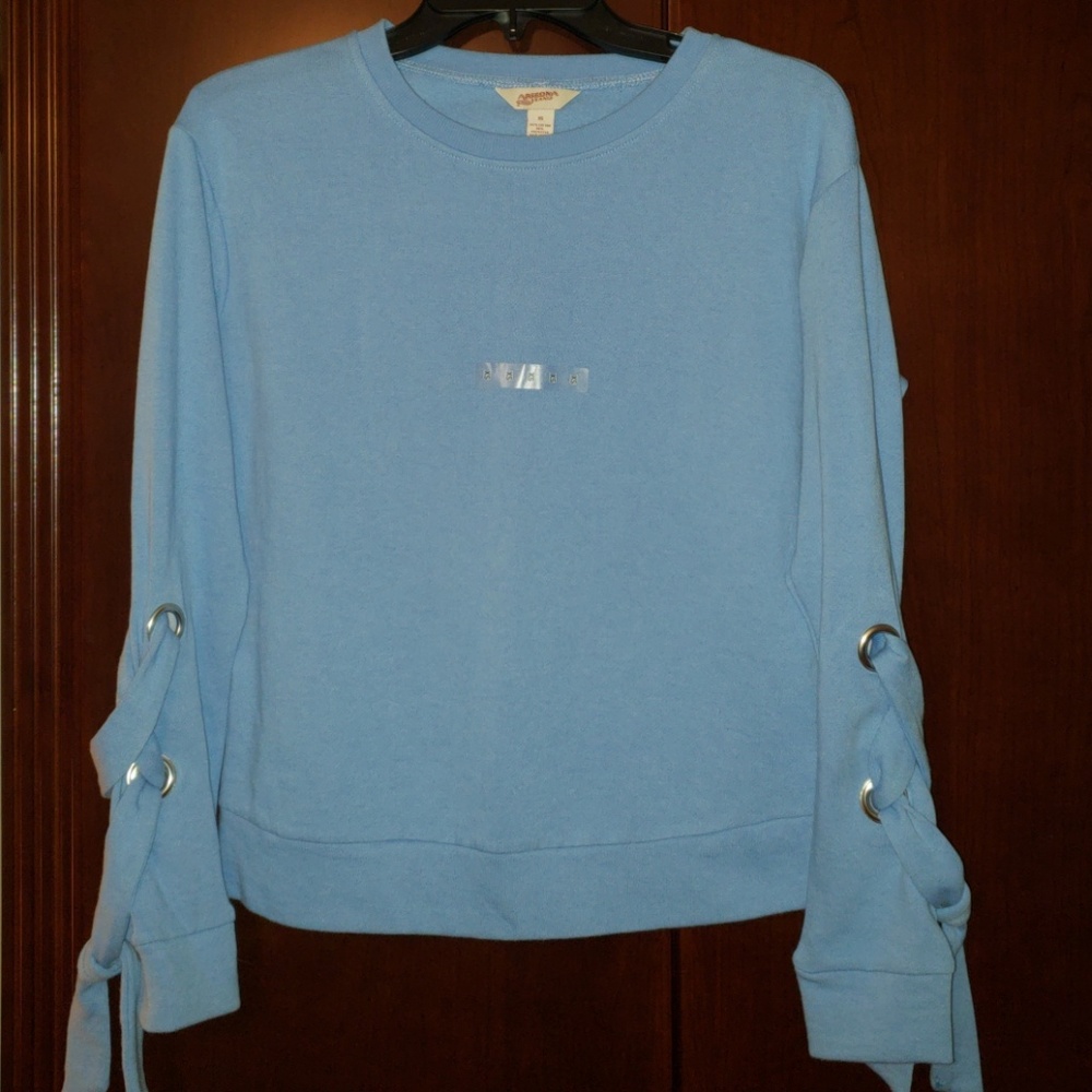 Long-sleeved Sweatshirt T with Intricate Sleeve